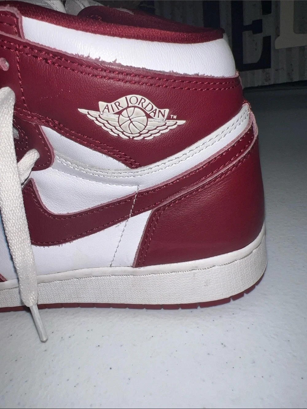 Air Jordan 1 Retro High OG 'Artisanal Red' sneakers